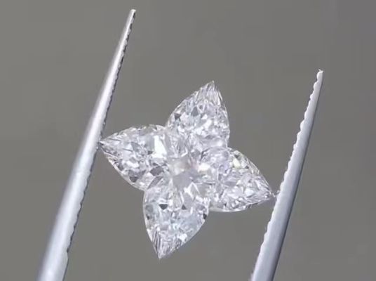 الماس الأبيض المزروع في المختبر 4CT CVD LV قطع فضفاض الماس DEF VS1 للزينة