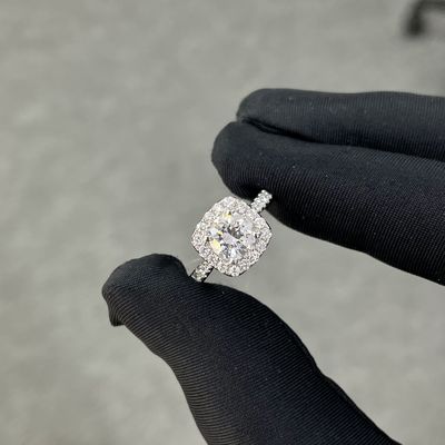 1.008ct D/E VVS CVD حلقات الماس البيضاء الحلقات الماسية النضجة مع شهادة IGI
