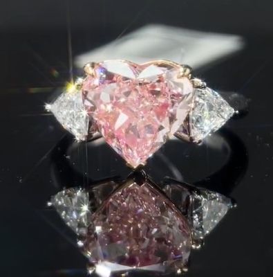 محطم قلب مصمم خصيصاً معمل خلق خاتم الماس مجوهرات وردية 4.03ct أسلوب ثلاثي الحجر