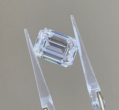 3ct غير ملون مختبر نمت بيضاء الماس الزمرد قطع F VVS مع شهادة IGI